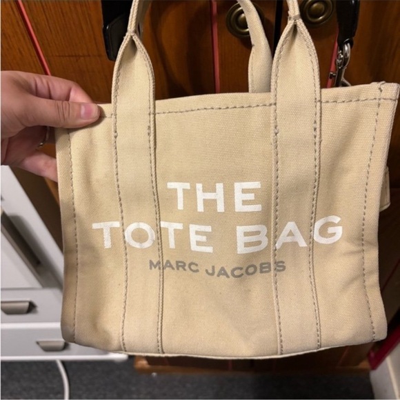 Marc Jacobs Handbags - Marc Jacob’s the tote bag